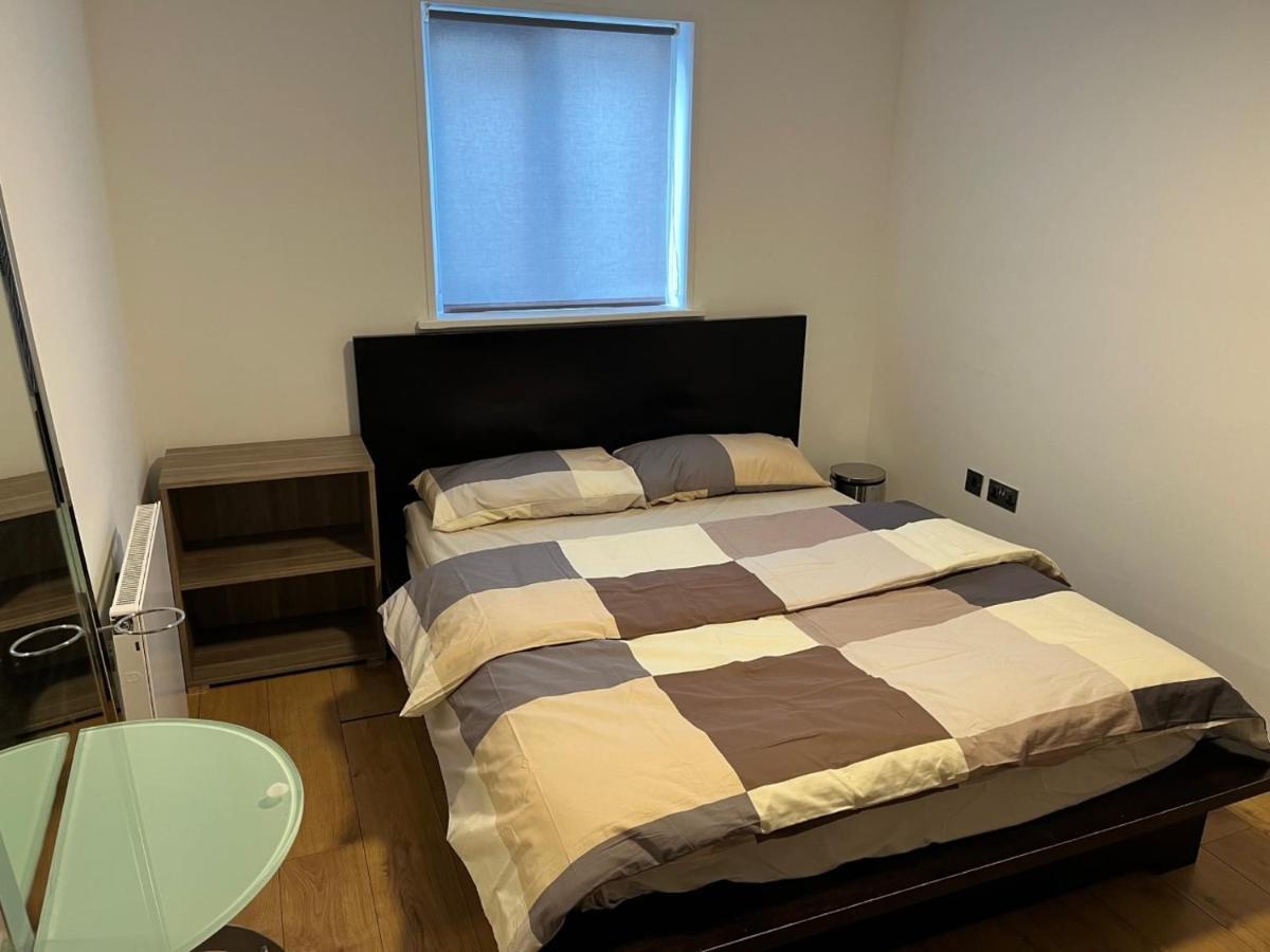 Three Bedroom House In Tooting By Star Apartments ロンドン エクステリア 写真