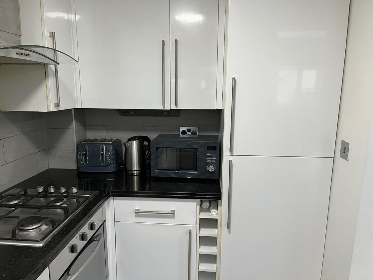 Three Bedroom House In Tooting By Star Apartments ロンドン エクステリア 写真