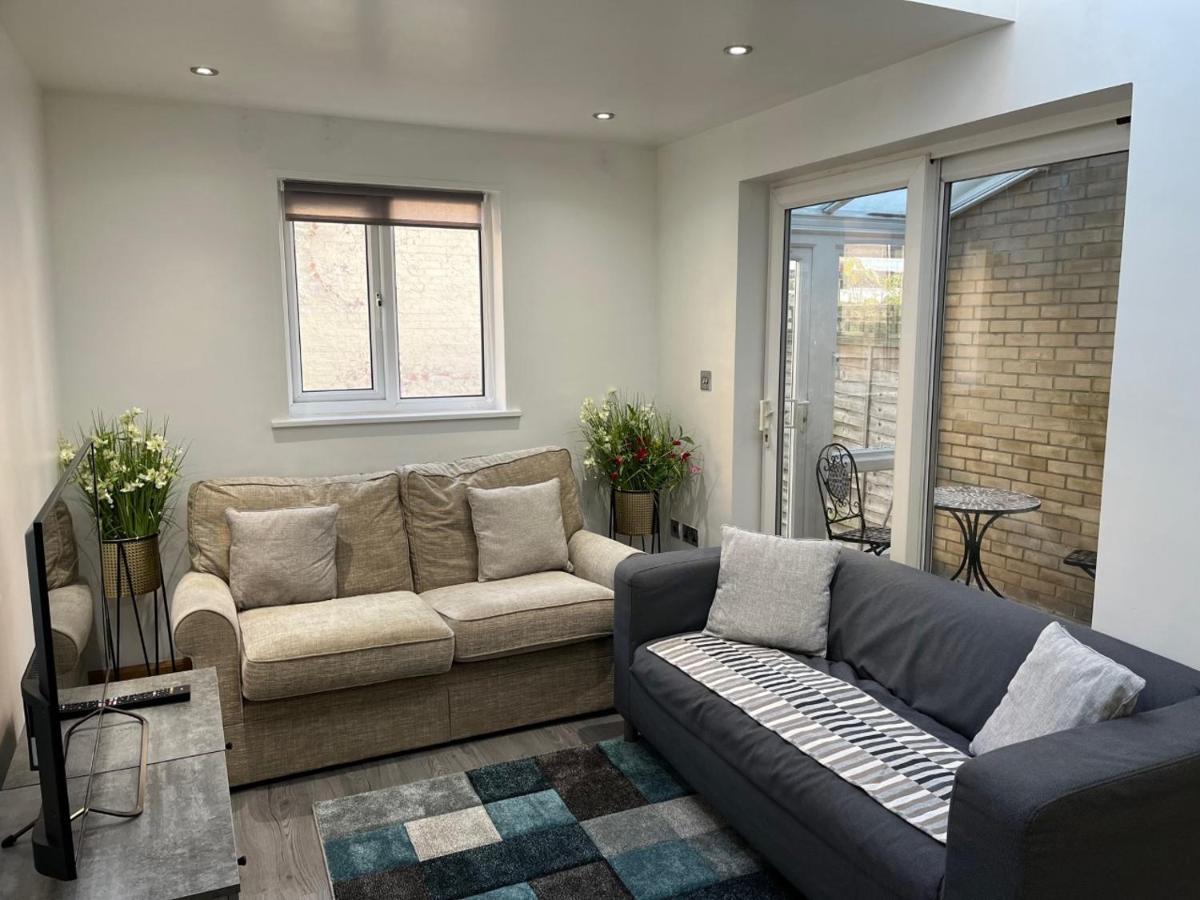 Three Bedroom House In Tooting By Star Apartments ロンドン エクステリア 写真